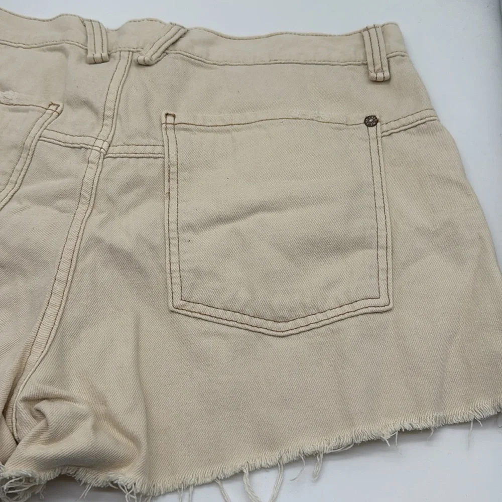 Free People Now or Never Denim Cream Shorts Size 28
